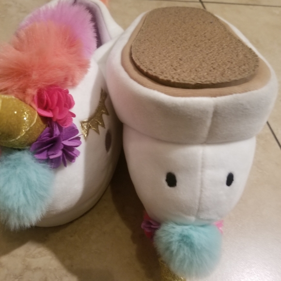 Crewcuts by J.Crew Unicorn Slippers - Picture 5 of 6
